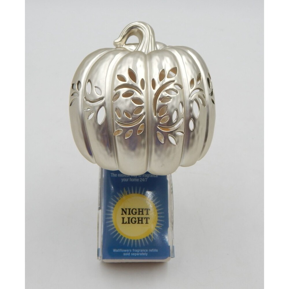 Bath & Body Works Wallflower Silver Cutout Pumpkin Plugin Nightlight Harvest